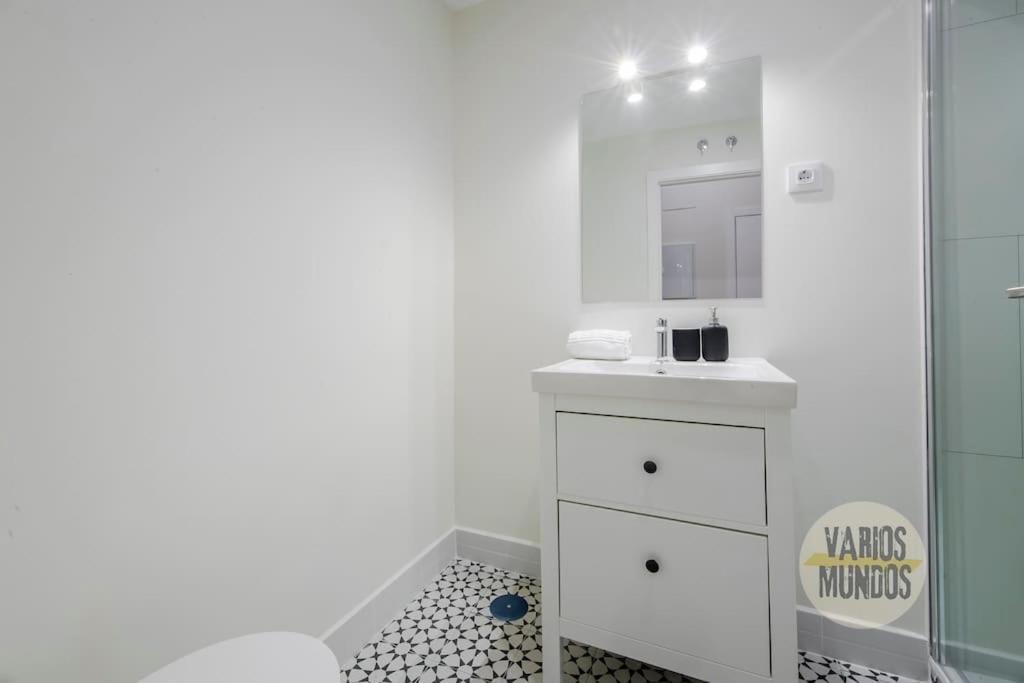 Cozy Y Centrico Apt Para 6Pax En Plaza Del Carmen E2 Madrid Exteriör bild