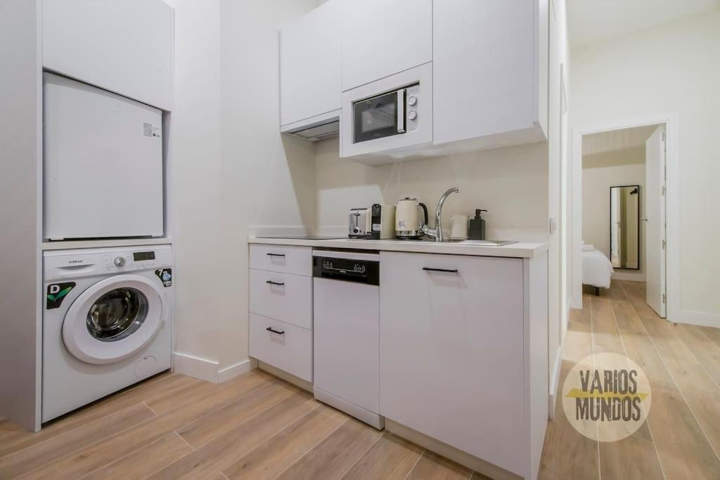 Cozy Y Centrico Apt Para 6Pax En Plaza Del Carmen E2 Madrid Exteriör bild