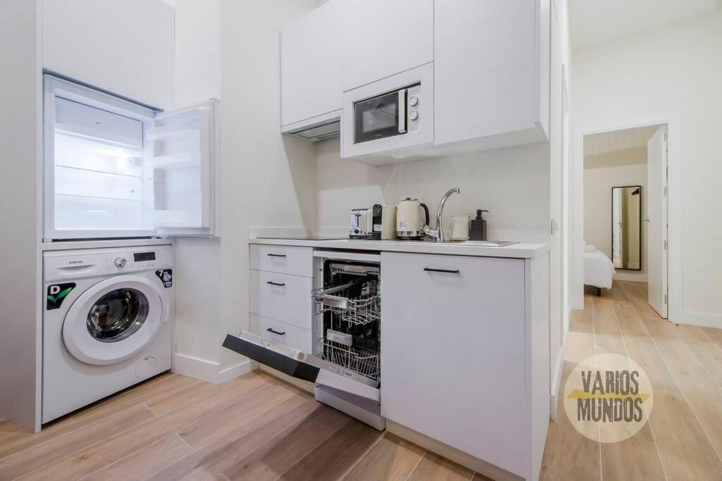 Cozy Y Centrico Apt Para 6Pax En Plaza Del Carmen E2 Madrid Exteriör bild